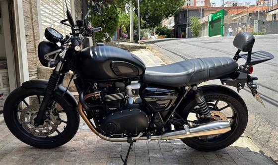 TRIUMPH SPEED TWIN 900 